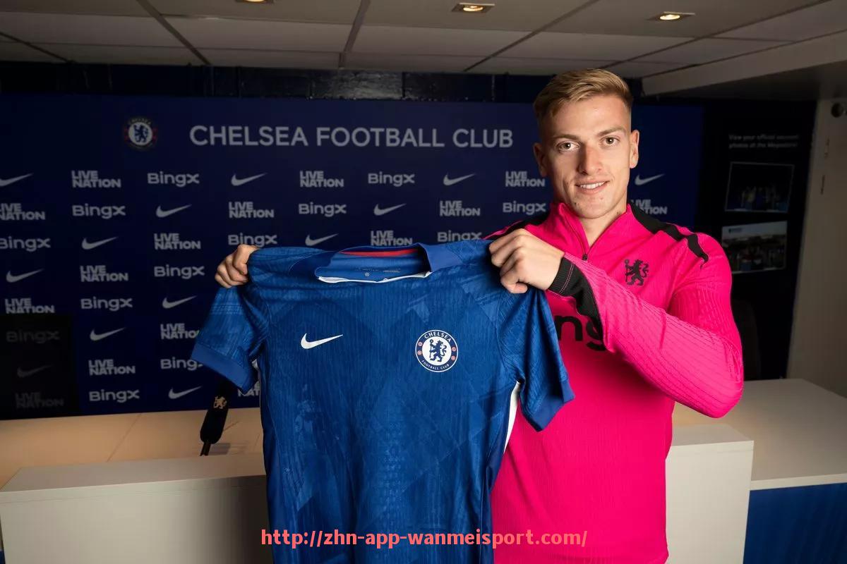 完美体育官方入口-英超球队队旗：各支英超球队的队旗与象征意义